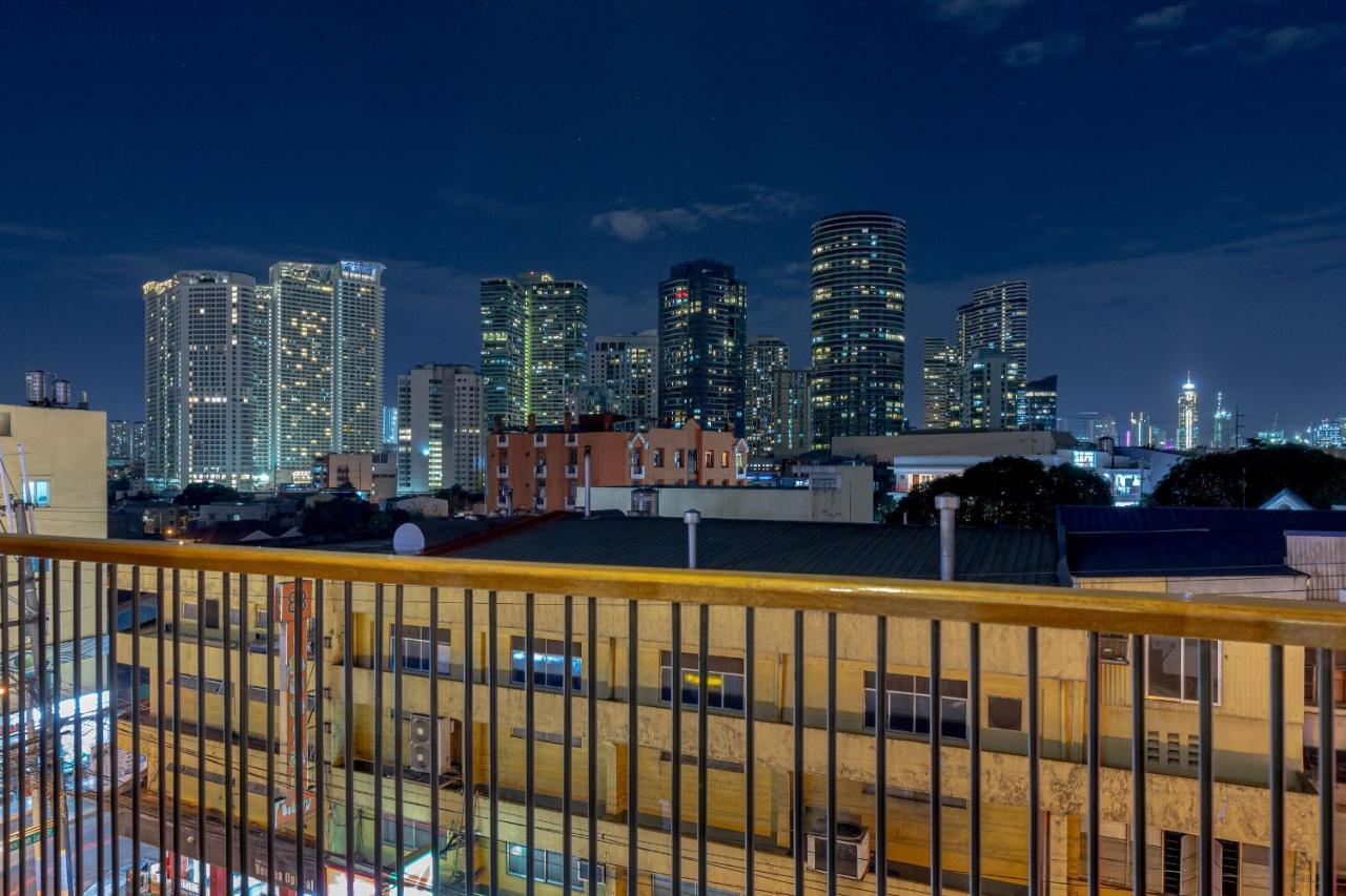 Draper Hotel Makati Makati City Exterior photo